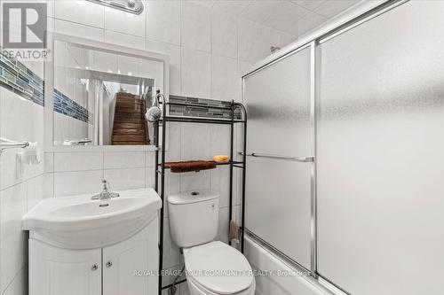 35 Market Garden Mews, Toronto W07, ON - Indoor Photo Showing Bathroom