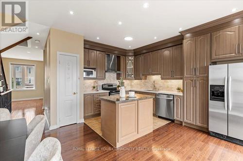 35 Market Garden Mews, Toronto W07, ON - Indoor Photo Showing Kitchen With Stainless Steel Kitchen With Upgraded Kitchen