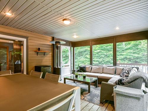 Veranda - 9 155E Avenue, Saint-Hippolyte, QC - Indoor Photo Showing Living Room