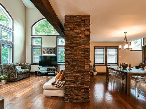 Overall view - 9 155E Avenue, Saint-Hippolyte, QC - Indoor Photo Showing Living Room