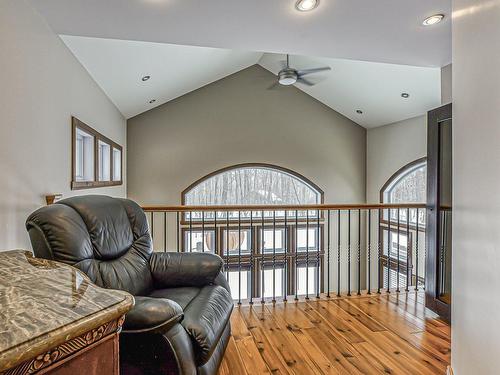 Mezzanine - 9 155E Avenue, Saint-Hippolyte, QC - Indoor Photo Showing Other Room