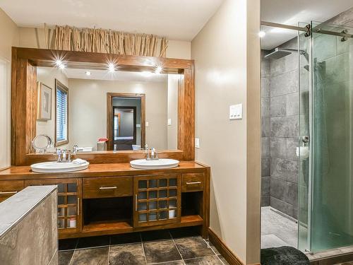 Ensuite bathroom - 9 155E Avenue, Saint-Hippolyte, QC - Indoor Photo Showing Bathroom