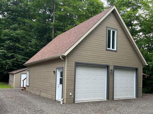 Garage - 9 155E Avenue, Saint-Hippolyte, QC - Outdoor With Exterior