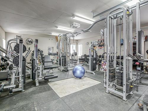 Garage - 9 155E Avenue, Saint-Hippolyte, QC - Indoor Photo Showing Gym Room