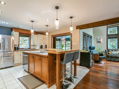 Kitchen - 9 155E Avenue, Saint-Hippolyte, QC - Indoor Photo Showing Kitchen With Double Sink With Upgraded Kitchen