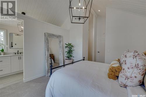 1403 Edward Avenue, Saskatoon, SK - Indoor Photo Showing Bedroom