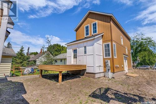 1403 Edward Avenue, Saskatoon, SK - Outdoor