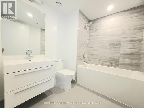 #  410 - 39 Roehampton Avenue, Toronto C10, ON - Indoor Photo Showing Bathroom