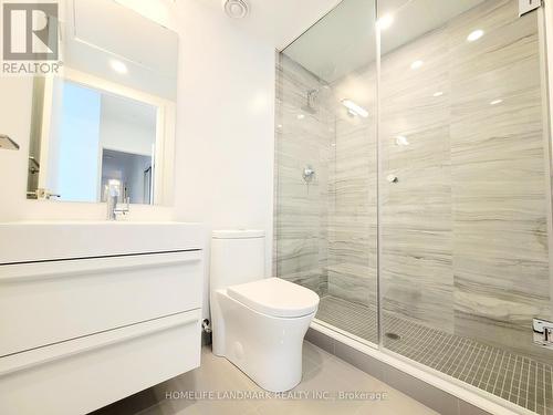 #  410 - 39 Roehampton Avenue, Toronto C10, ON - Indoor Photo Showing Bathroom