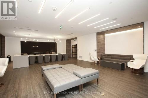 #  410 - 39 Roehampton Avenue, Toronto C10, ON - Indoor Photo Showing Living Room