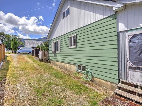 29 Arbutus St, Lake Cowichan, BC 