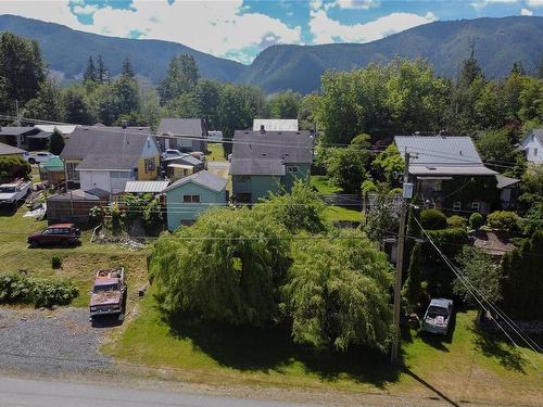 29 Arbutus St, Lake Cowichan, BC 