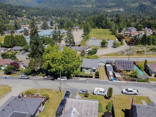 29 Arbutus St, Lake Cowichan, BC 