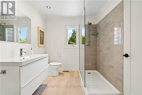 50672 Green Road S, Wainfleet, ON - Indoor Photo Showing Bathroom