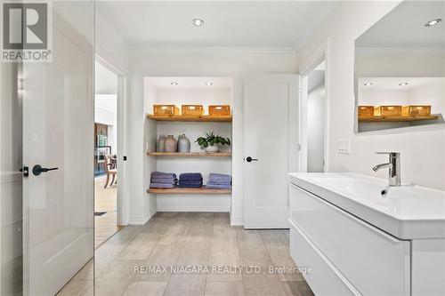 50672 Green Road S, Wainfleet, ON - Indoor Photo Showing Bathroom