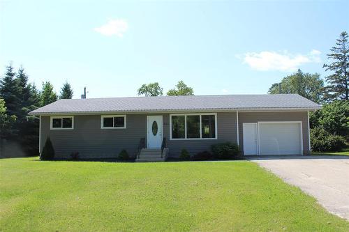 383 Birch Street, Arborg, MB - Outdoor