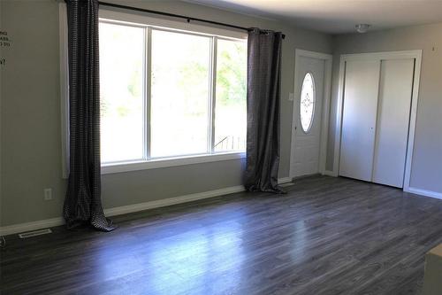 383 Birch Street, Arborg, MB - Indoor Photo Showing Other Room