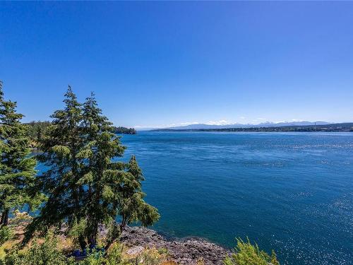 1380 Upshur Rd, Quadra Island, BC 