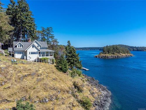 1380 Upshur Rd, Quadra Island, BC 