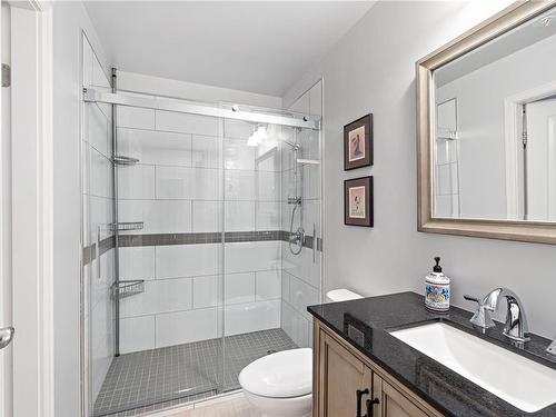 105-5650 Edgewater Lane, Nanaimo, BC - Indoor Photo Showing Bathroom