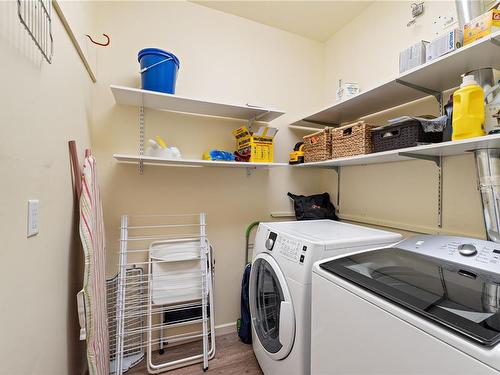 105-5650 Edgewater Lane, Nanaimo, BC - Indoor Photo Showing Laundry Room