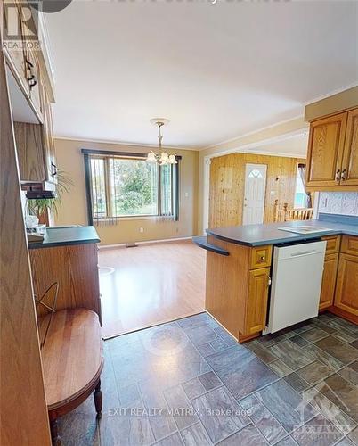 12646 County 28 Road, South Dundas, ON - Indoor Photo Showing Kitchen