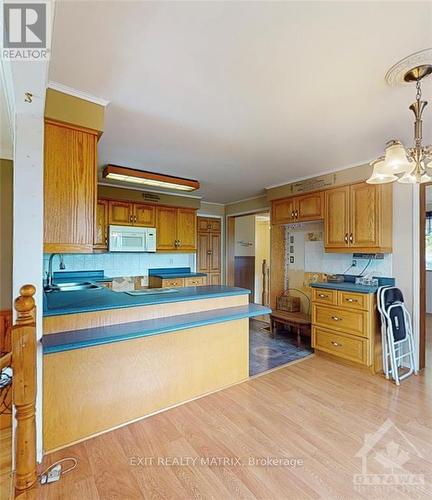 12646 County 28 Road, South Dundas, ON - Indoor Photo Showing Kitchen