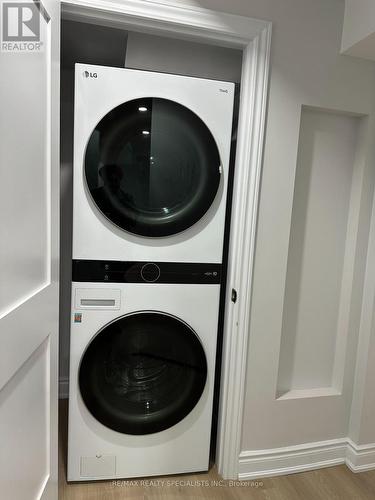 25 Henry Moody Drive, Brampton, ON - Indoor Photo Showing Laundry Room
