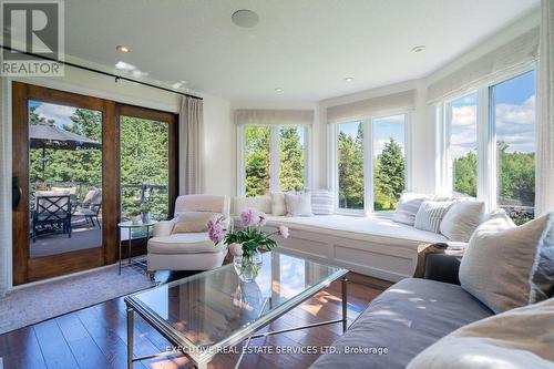 138 Maple Court, Shelburne, ON - Indoor Photo Showing Living Room