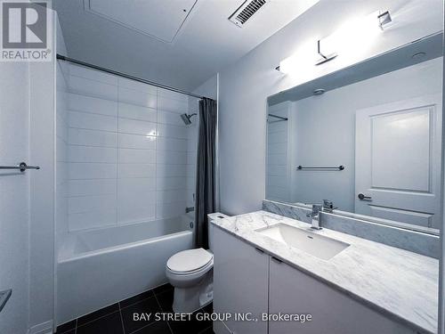 605 - 60 Annie Craig Drive, Toronto W06, ON - Indoor Photo Showing Bathroom