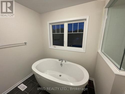 267 Bedrock Drive, Hamilton, ON - Indoor Photo Showing Bathroom