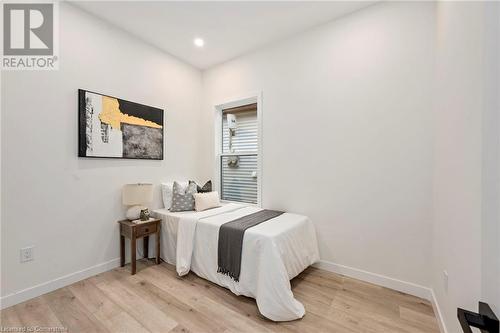 222 Hamilton Road, London, ON - Indoor Photo Showing Bedroom