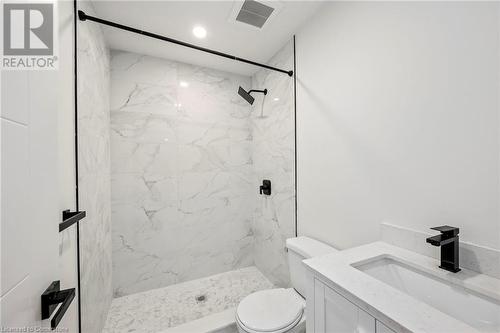 222 Hamilton Road, London, ON - Indoor Photo Showing Bathroom