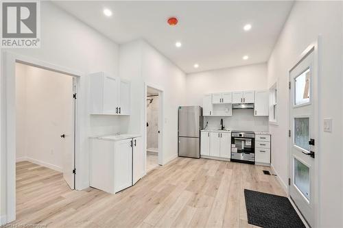 222 Hamilton Road, London, ON - Indoor Photo Showing Kitchen