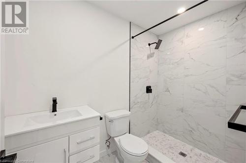 222 Hamilton Road, London, ON - Indoor Photo Showing Bathroom