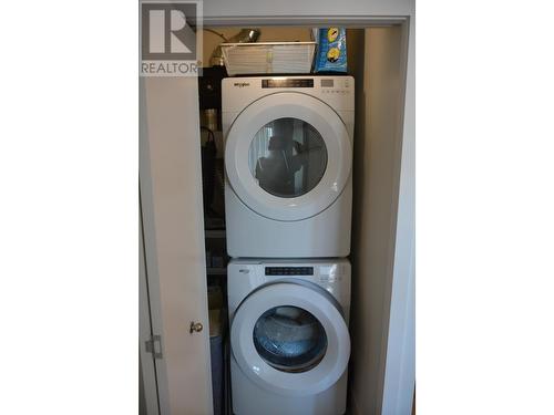 304-885 University Drive, Kamloops, BC - Indoor Photo Showing Laundry Room