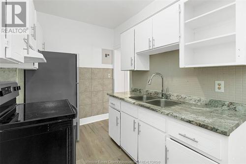 1094 Lincoln Road, Windsor, ON - Indoor Photo Showing Kitchen With Double Sink