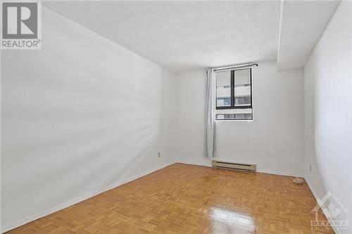 475 Laurier Avenue W Unit#1405, Ottawa, ON - Indoor Photo Showing Other Room