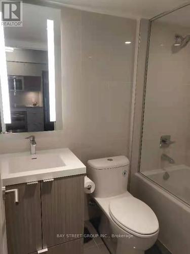1320 - 585 Bloor Street E, Toronto C08, ON - Indoor Photo Showing Bathroom