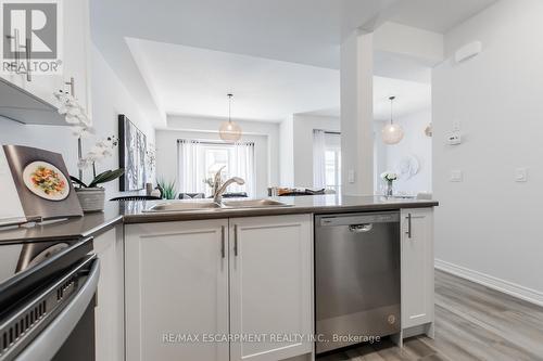 27 - 19 Picardy Drive, Hamilton, ON - Indoor Photo Showing Kitchen With Double Sink