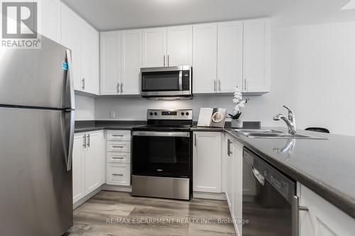 27 - 19 Picardy Drive, Hamilton, ON - Indoor Photo Showing Kitchen With Stainless Steel Kitchen With Double Sink