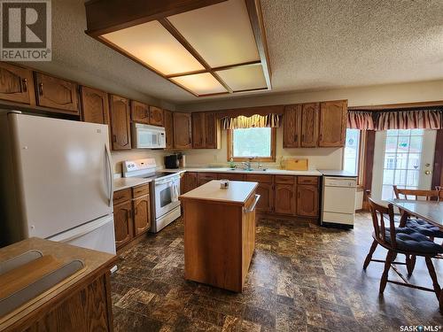 403 Calgary Street, Broadview, SK - Indoor Photo Showing Kitchen