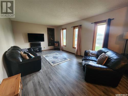 403 Calgary Street, Broadview, SK - Indoor Photo Showing Living Room