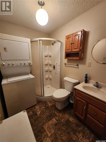 403 Calgary Street, Broadview, SK - Indoor Photo Showing Bathroom