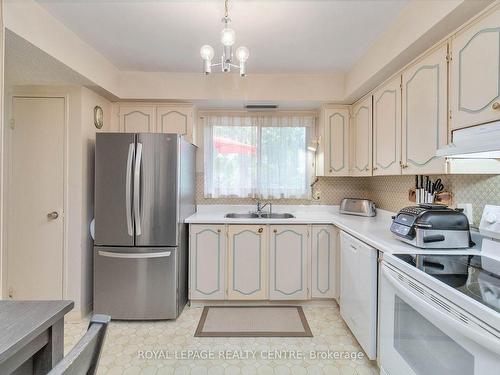 18-1330 Mississauga Valley Blvd, Mississauga, ON - Indoor Photo Showing Kitchen With Double Sink