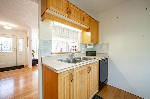 2076 Okanagan Street, Armstrong, BC - Indoor Photo Showing Kitchen With Double Sink