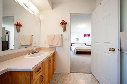 2076 Okanagan Street, Armstrong, BC - Indoor Photo Showing Bathroom