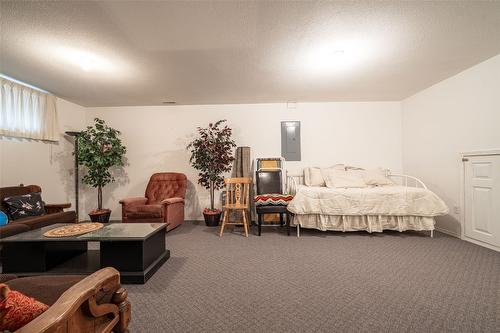 2076 Okanagan Street, Armstrong, BC - Indoor Photo Showing Bedroom