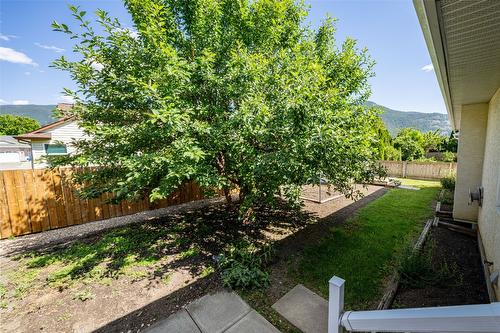 2076 Okanagan Street, Armstrong, BC - Outdoor