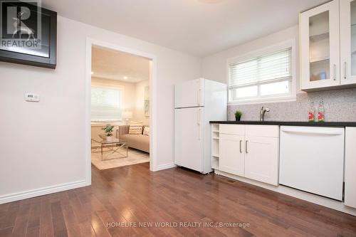 111 Palmerston Avenue, Whitby (Williamsburg), ON - Indoor Photo Showing Kitchen